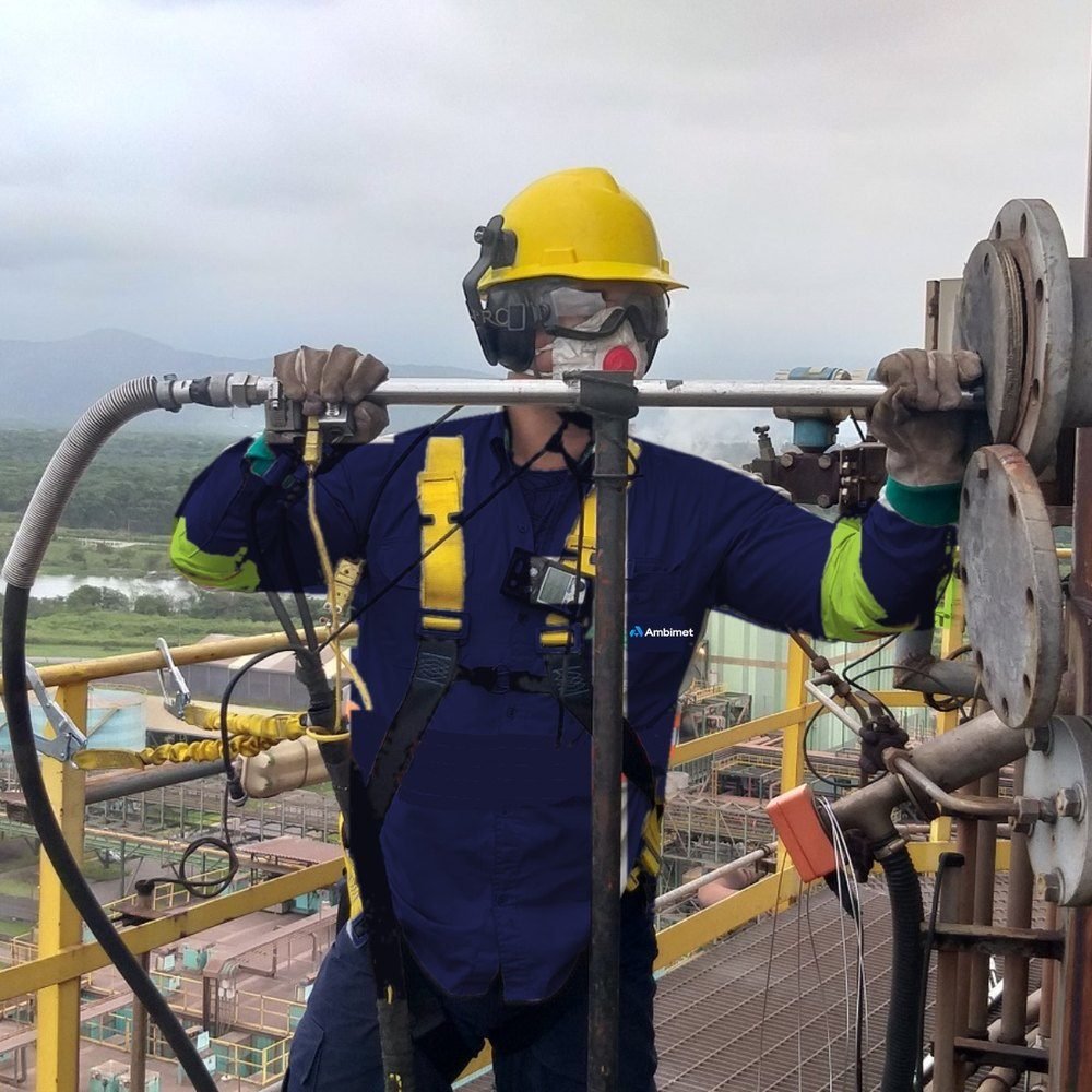 Técnico da Ambimet em amostragem isocinética de chaminé